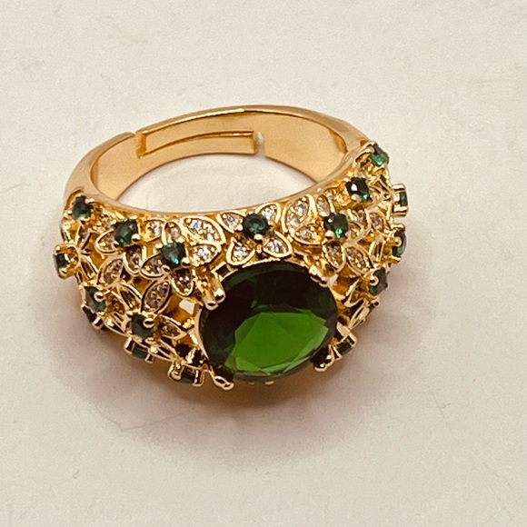 Gold filled unisex ring imitation diamond design - Picture 4 of 4